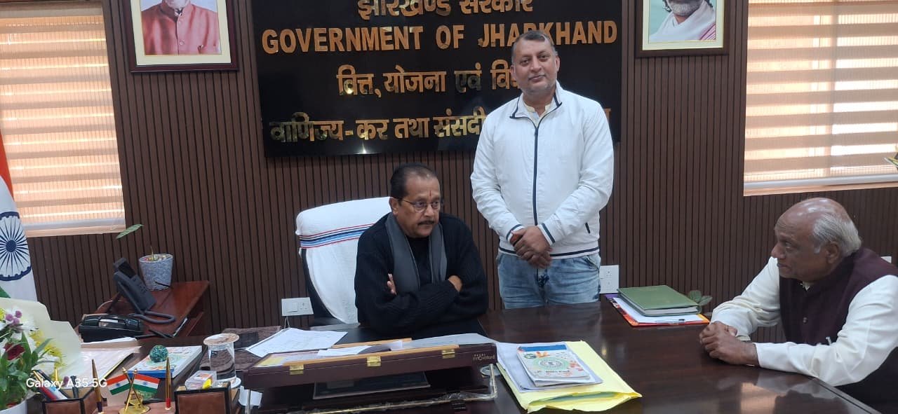 कुन्दरी लाह बागान के सम्पूर्ण विकास हेतु आयोजित बैठक में बागान को पुनर्जीवित करने हेतु विचार विमर्श.